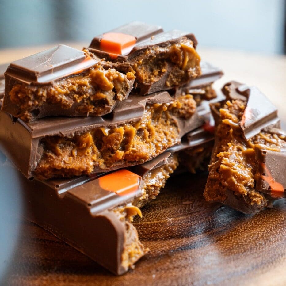 Biscoff Baddie Chocolate Bar 145g (20 Pack)